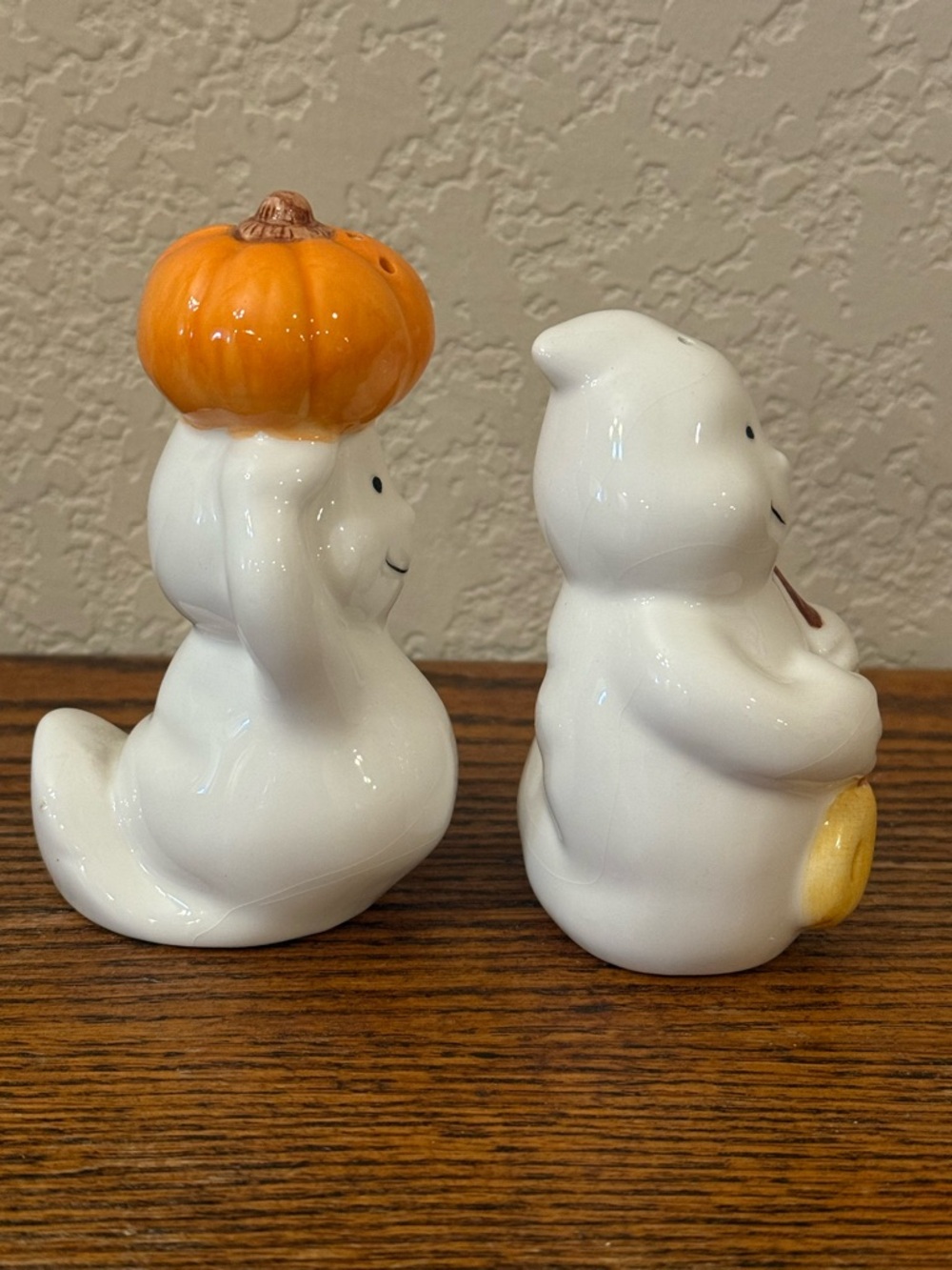 King May Halloween Ghost Salt & Pepper Shaker Set - Vintage Pumpkin & Broom VTG - Picture 7 of 14